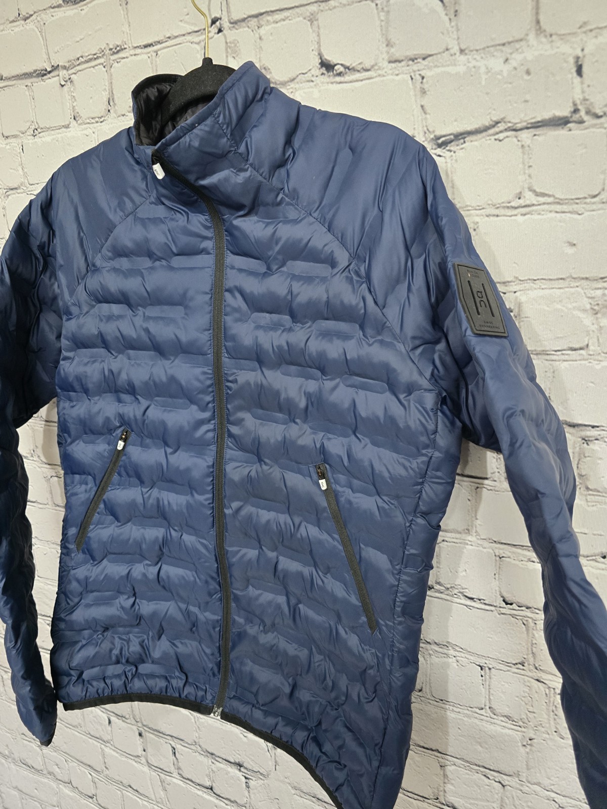 DEFECTIVE On Cloud Running Switch Jacket Womens M Reversible Micro Puffe G3D