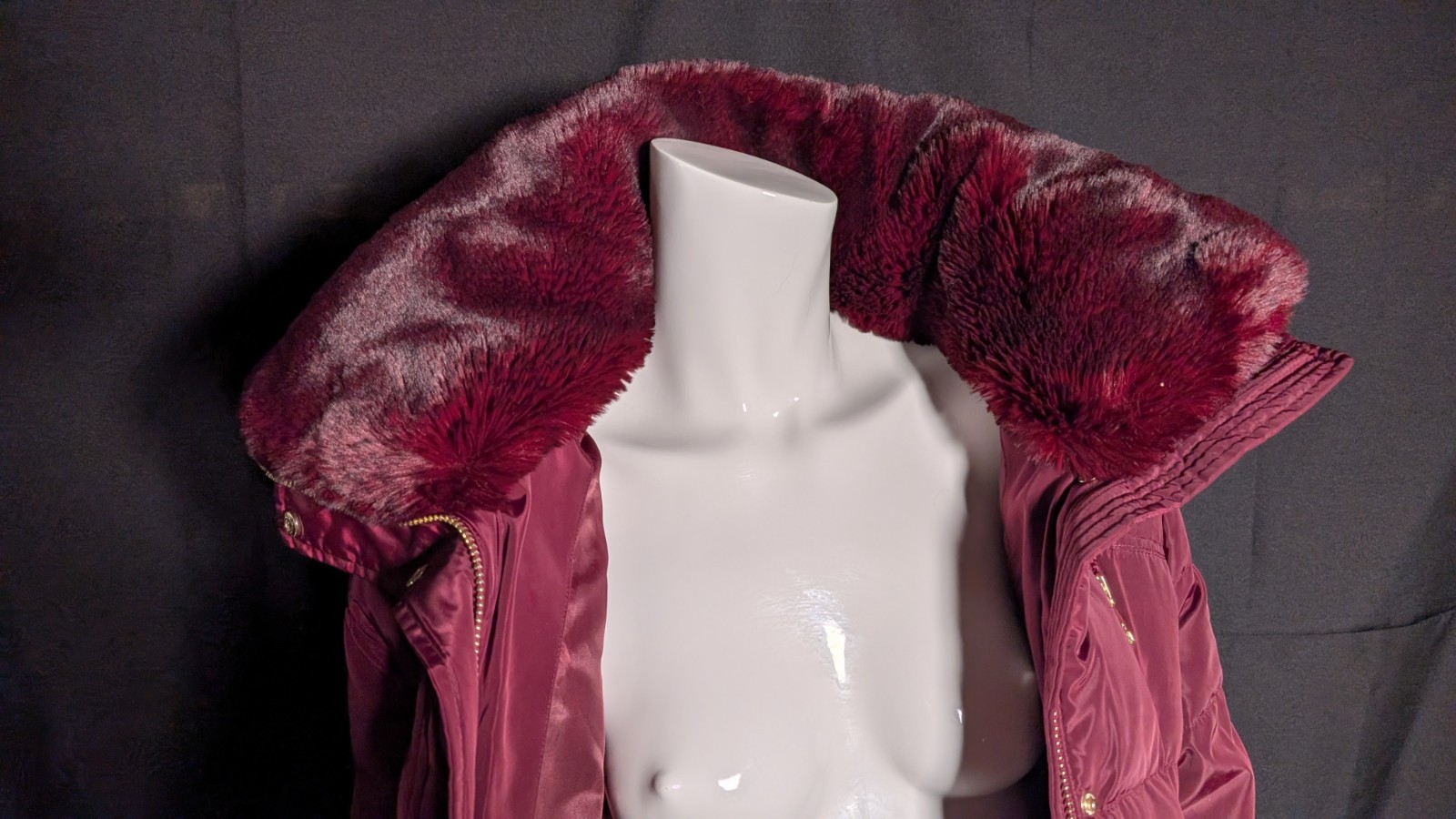 Michael Kors Belted Puffer Coat in a dark ruby or burgundy red Size L Indonesia