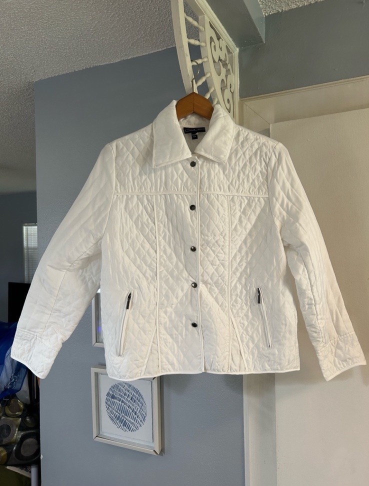 Jane Ashley Women’s White Quilted Snap Front Jacket Size M