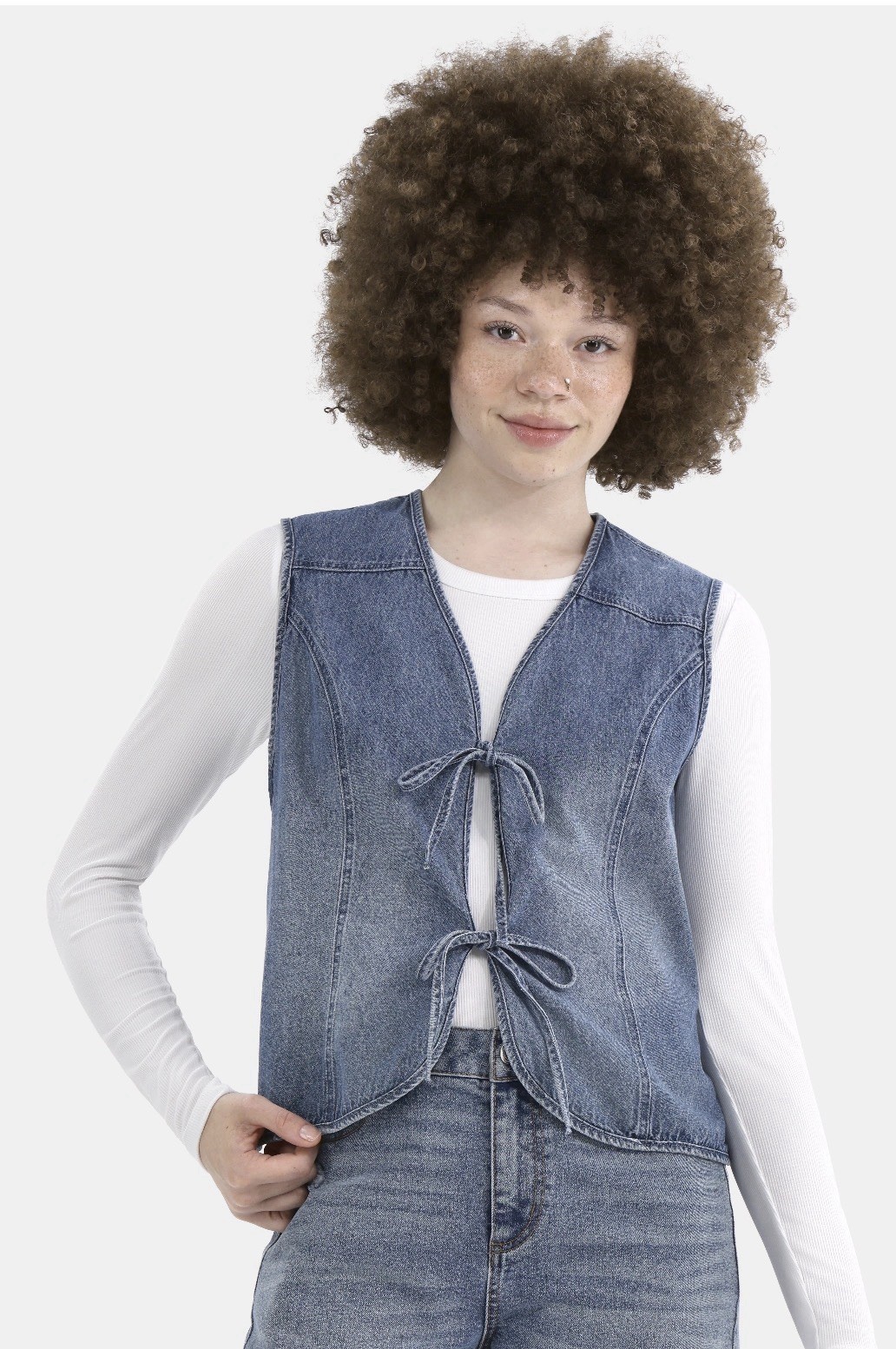 New No Boundaries Women’s Denim Vest, SIZE (L-XL, XXL-XXXL) COLORS (Black, Blue)