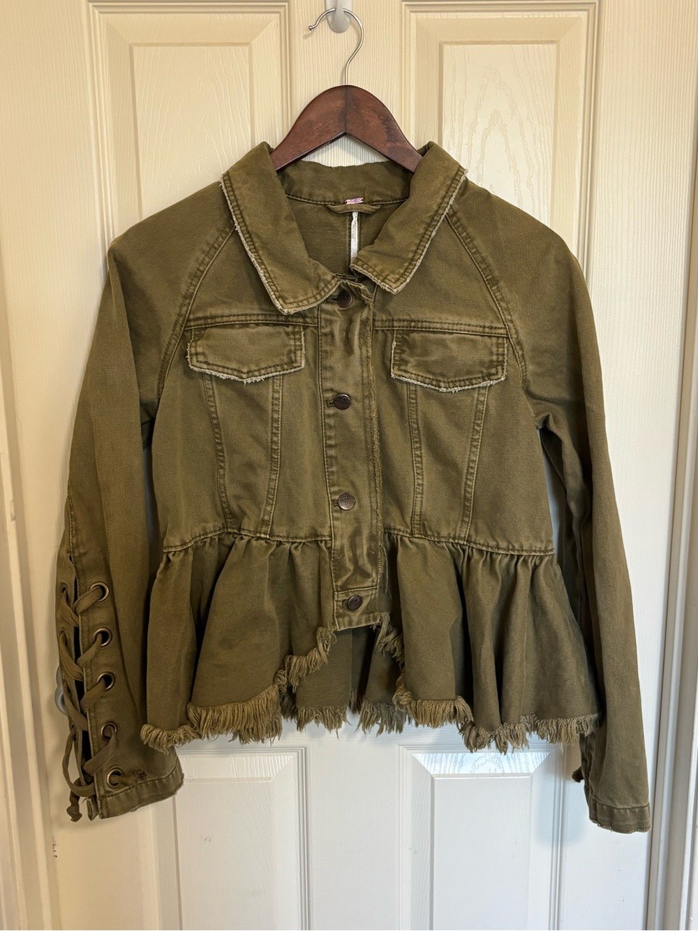 Free People Olive Ruffle Hem Denim Jacket Lace‑Up Cuffs XS