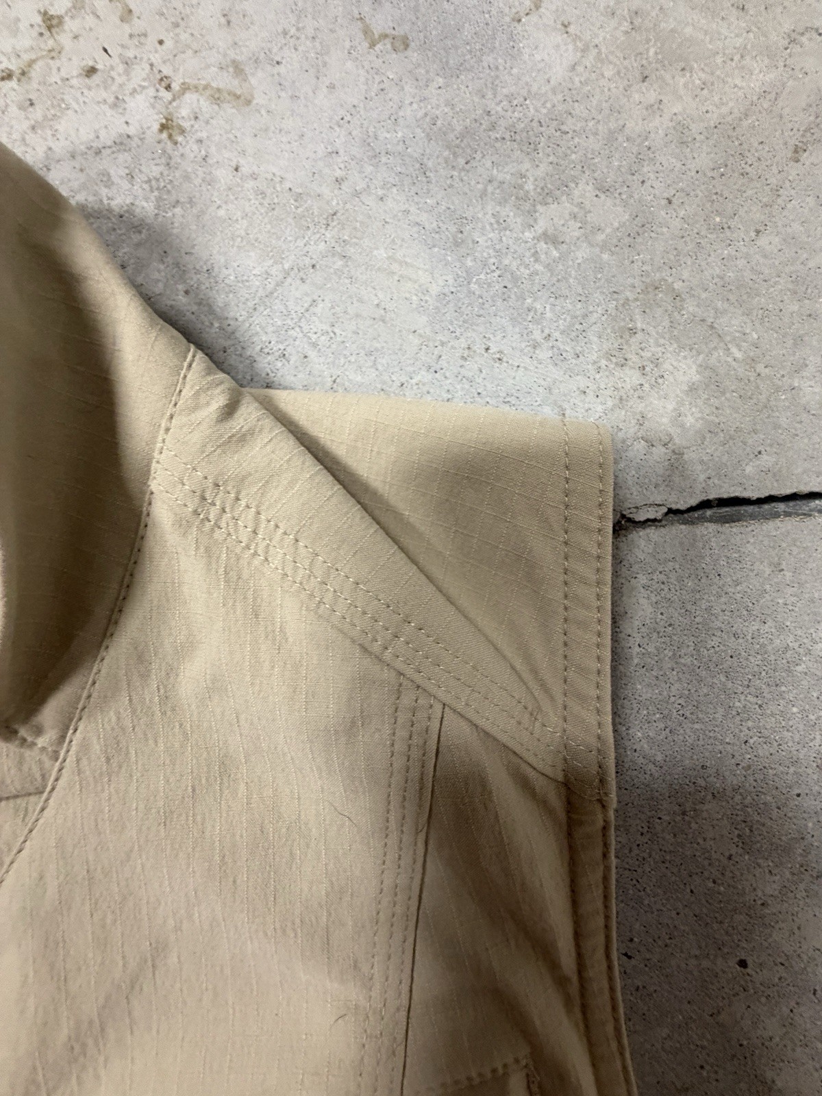 Duluth Trading Co Womens Heirloom Gardening Vest Size S Khaki Ripstop Mesh C28