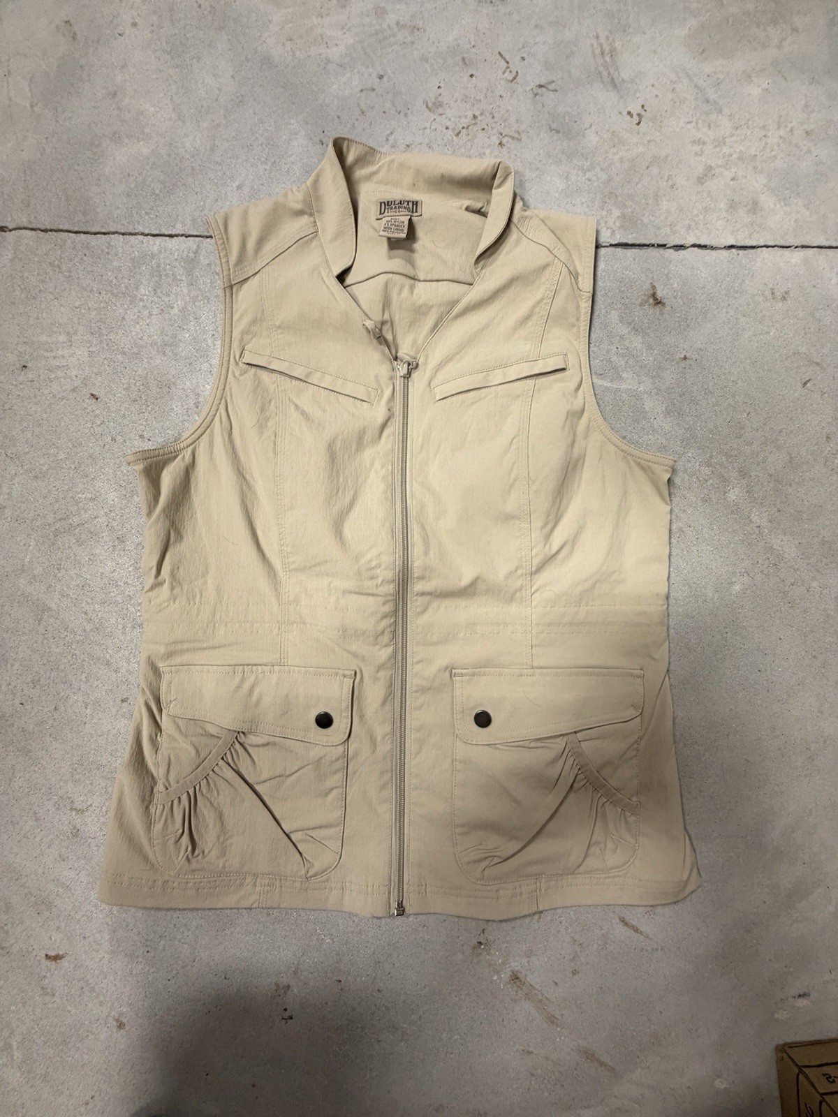 Duluth Trading Co Womens Heirloom Gardening Vest Size S Khaki Ripstop Mesh C28