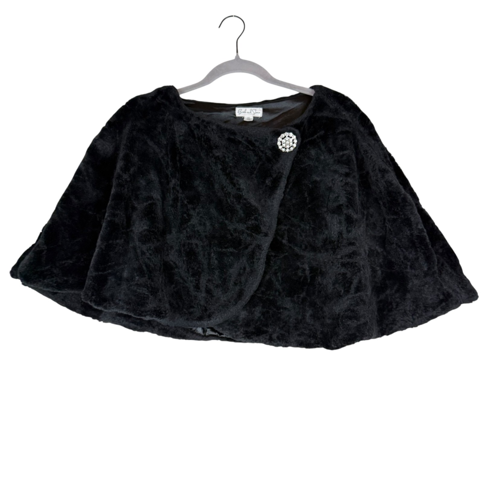 Birch and Stone Faux Fur Capelet Womens XL Evening Shrug Wrap Rhinestone Brooch