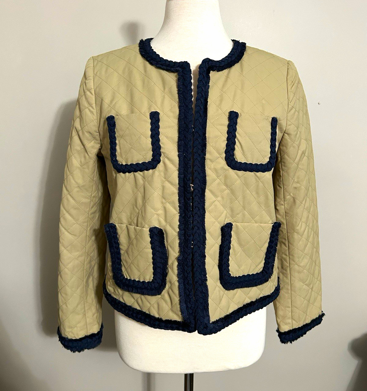 J.CREW Women’s Quilted Beige Jacket Navy Trim Collarless Hook & Eye Size 8