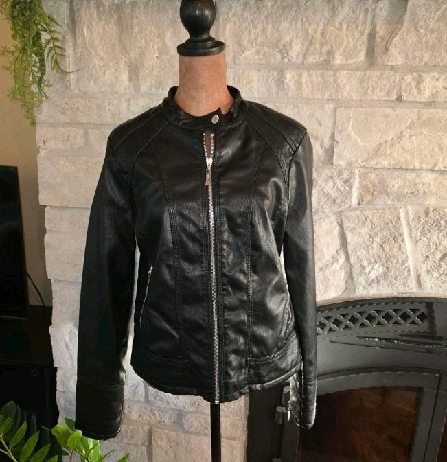 JouJou Women’s Black Short Biker Jacket Zip Front Pockets Long Sleeve Size M