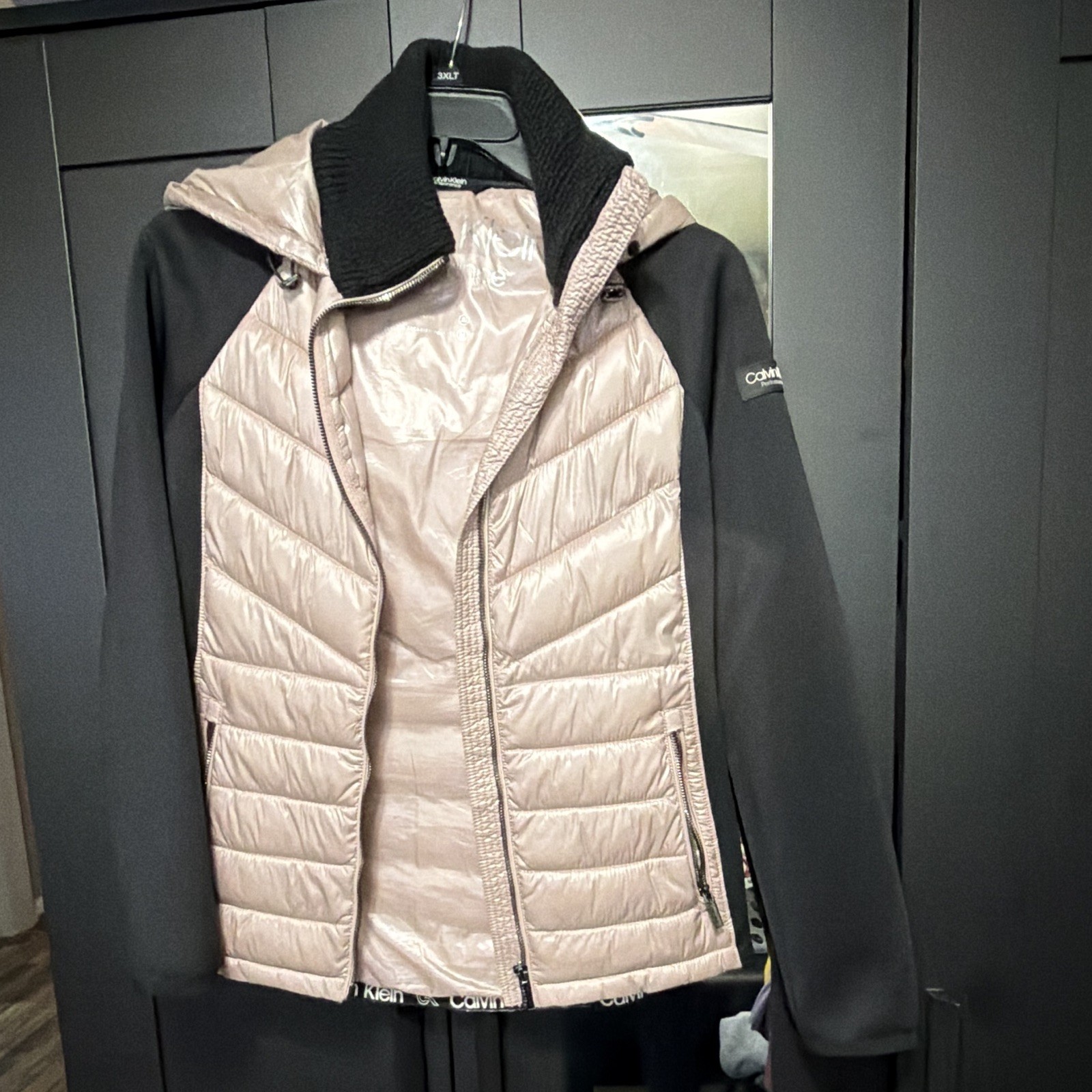 Calvin Klein Women’s Hooded Puffer Jacket Zip Front Beige/Black 3XL