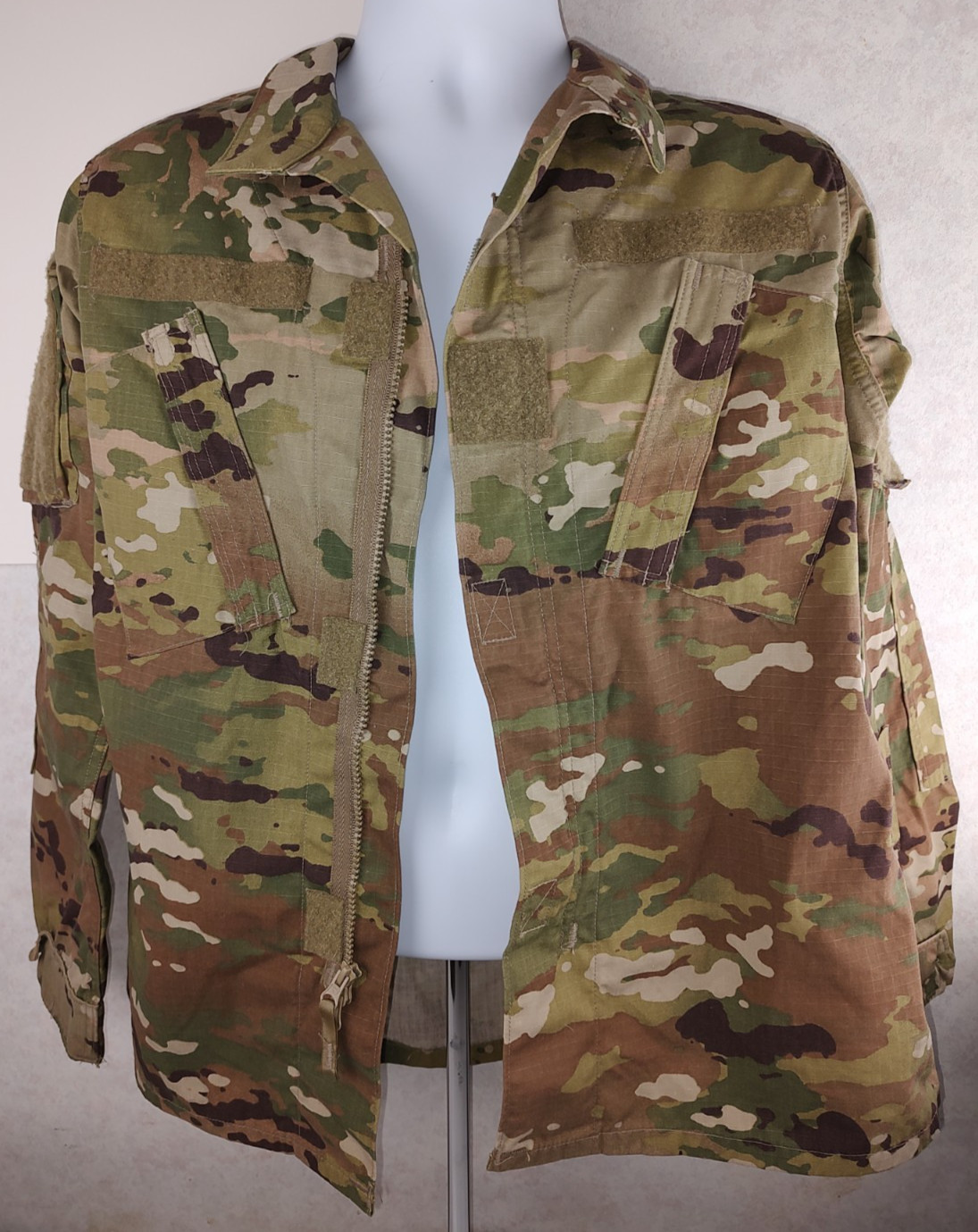 US Military Issue Camo Combat Coat 8415-01-623-3300 Female 33R NWT