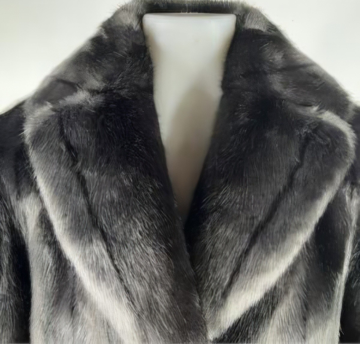 Jones New York Luxurious Dark brown paneled Faux Fur coat Size:S 4-6 MRSP$450
