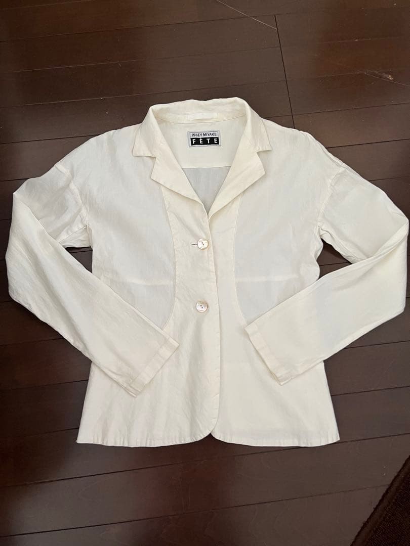 USED ISSEY MIYAKE FÊTE TAILORED JACKET, WHITE GOOD