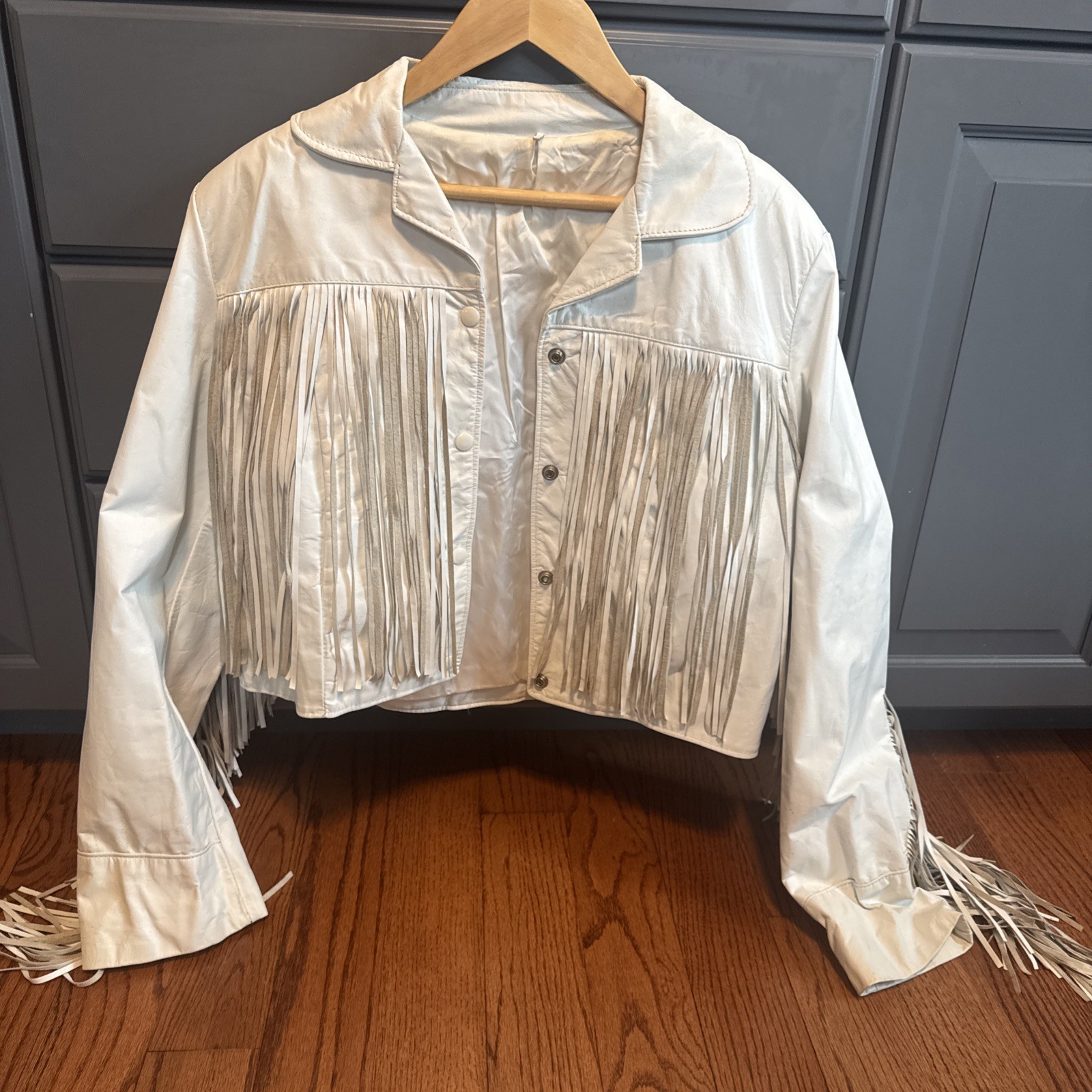 VTG Lariat White Sz M 100% Leather Fringe Motorcycle Jacket Rodeo Cowboy Crop