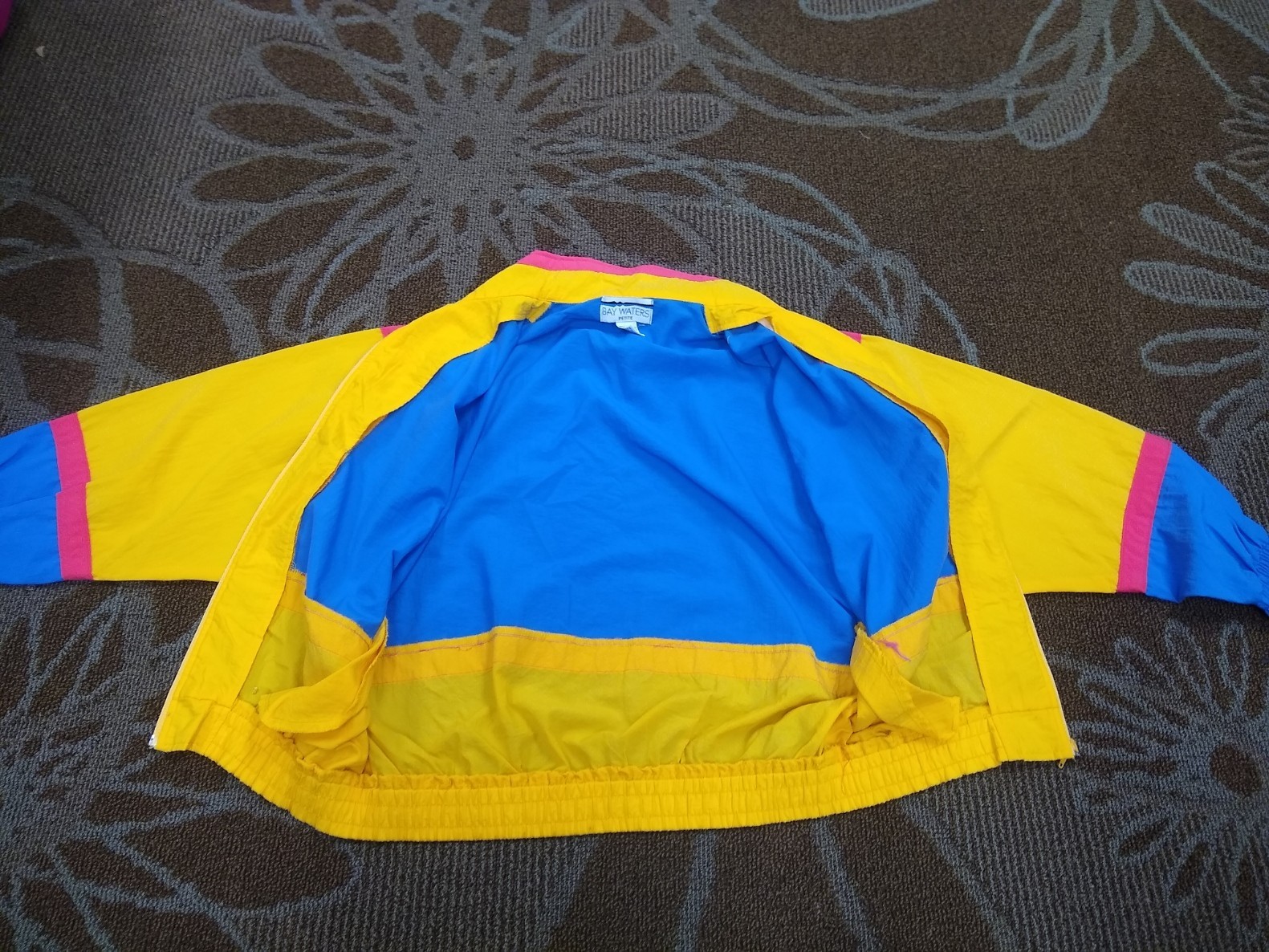 Vintage Bay Waters Petite Colorblock Windbreaker Women’s Size Small 100% Nylon