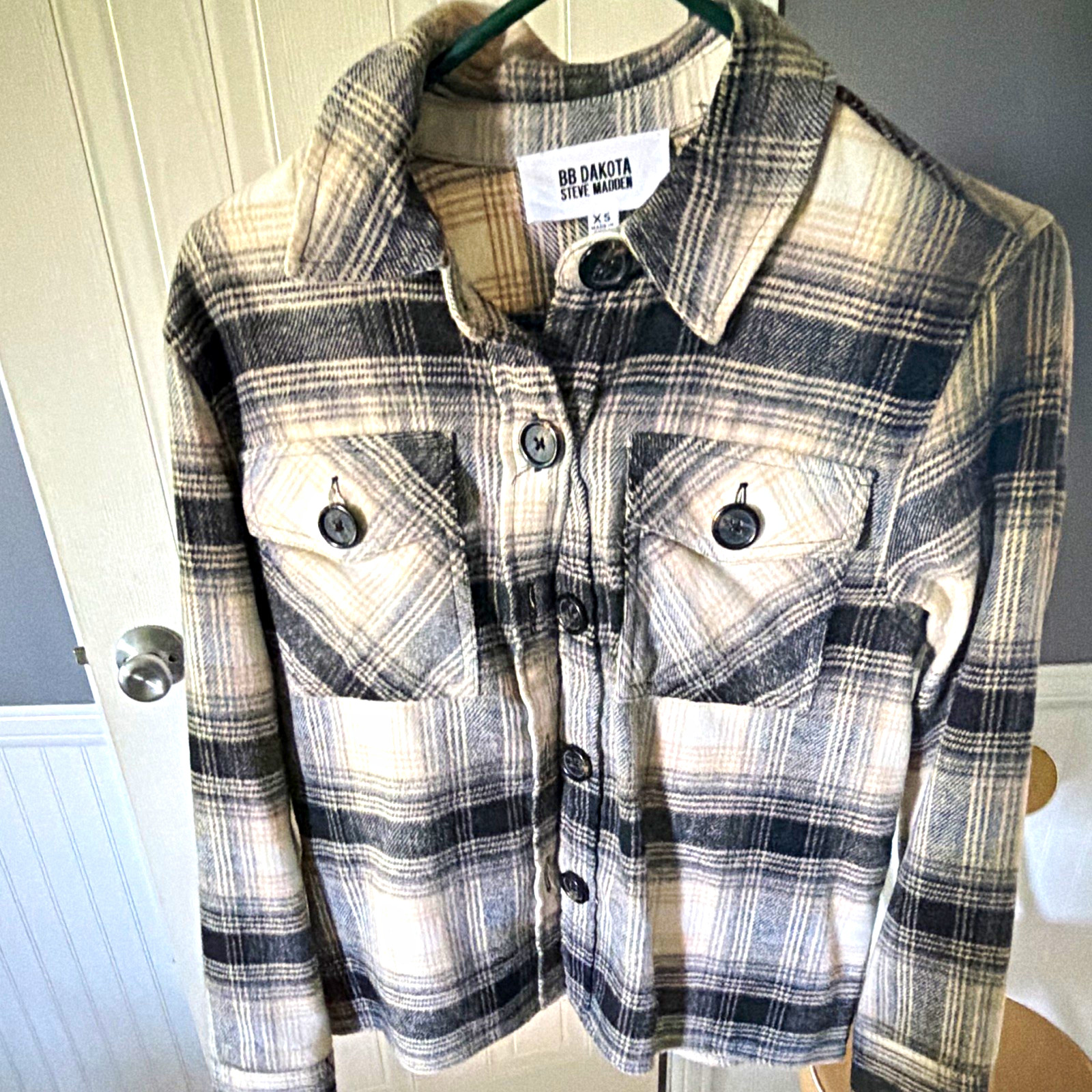 BB Dakota Steve Madden Women’s Plaid Shacket Cream/Gray Button Front XS