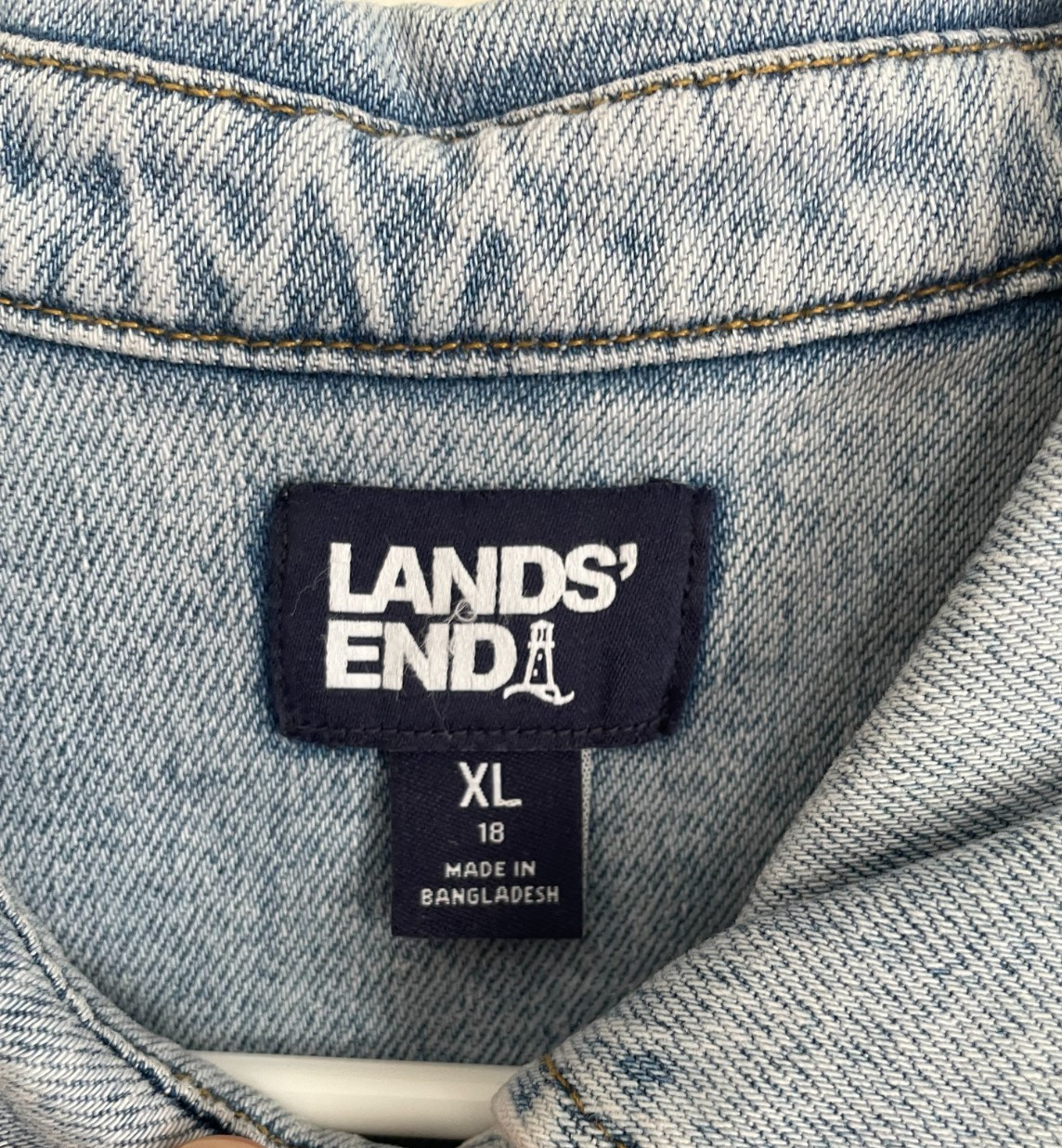 Lands End Women’s XL Denim Long Sleeve Shirt Breeze Blue Wash Brand New