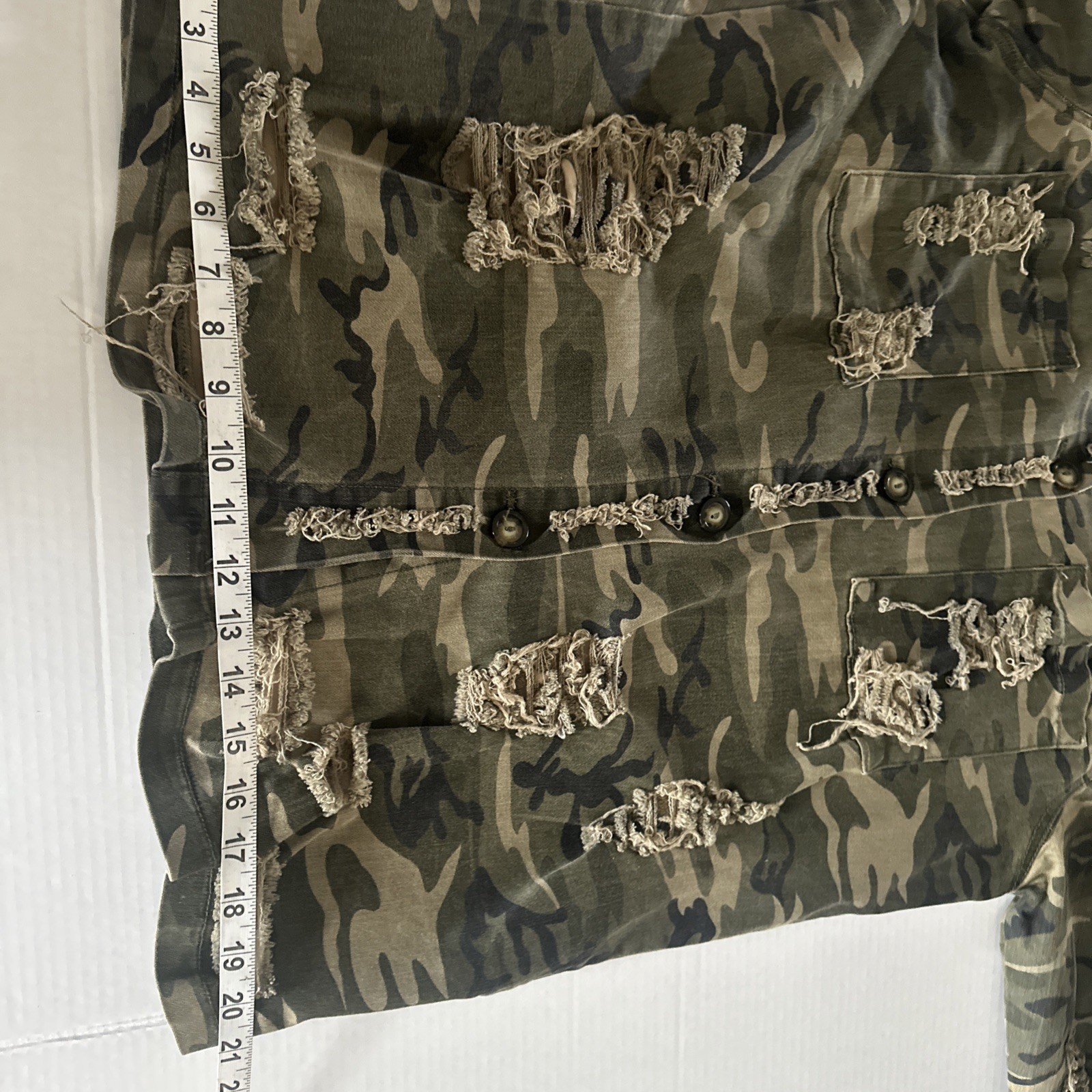 AKIRA CHICAGO Black Label Camouflage Distressed STRETCH Button Jacket Size M EUC
