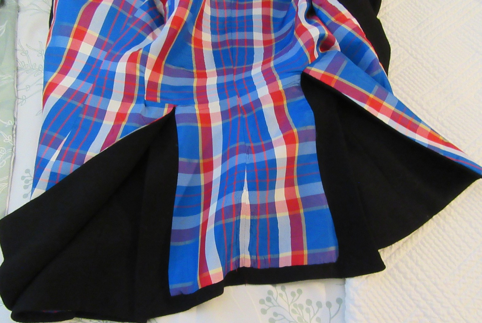 OWN GASTER ENGLAND DESIGNER-PLUNGING NECKLINE JACKET-RARE-PLAID TAFFETA LINING