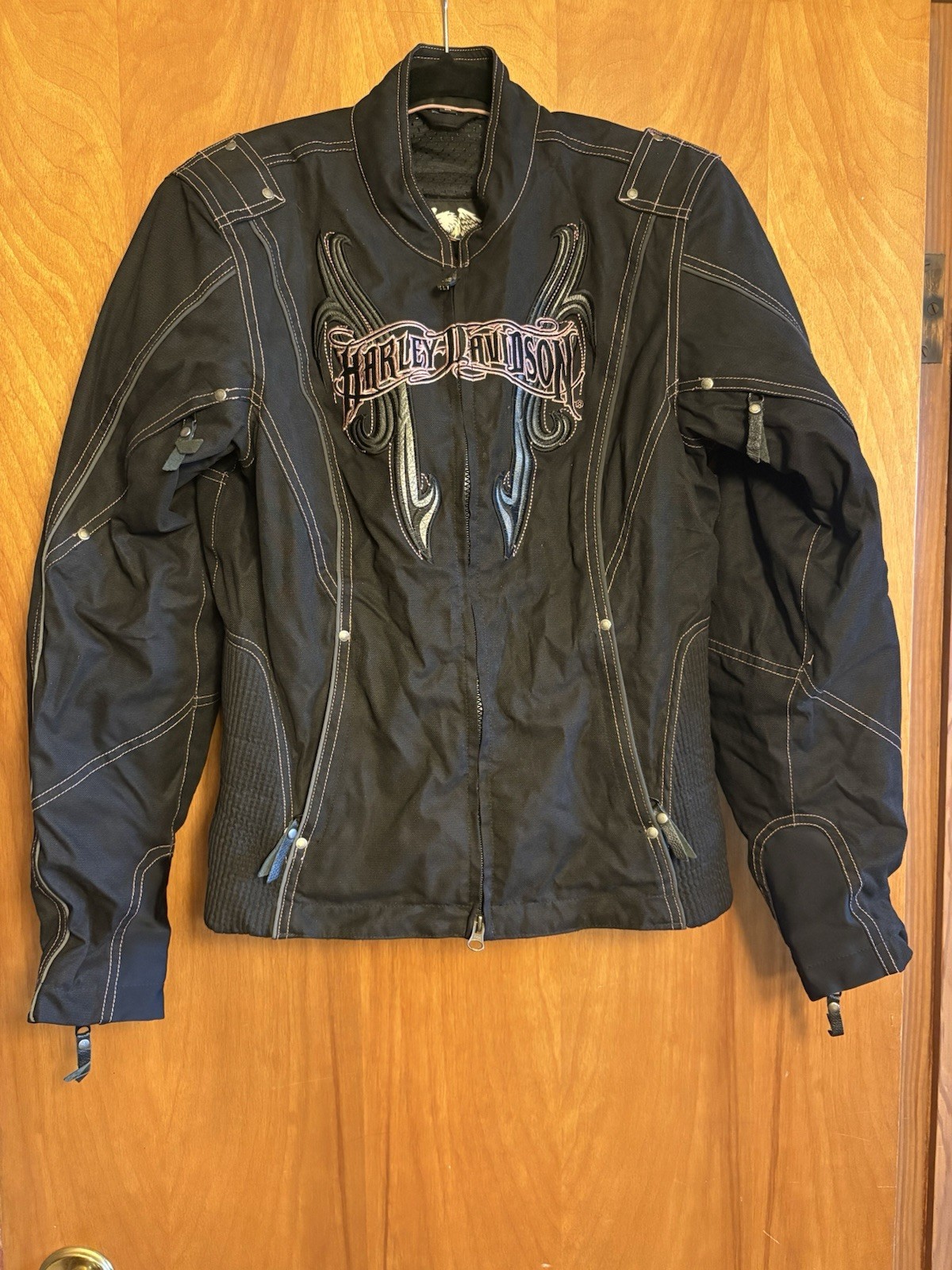 Woman’s Harley Davidson Jacket Size Medium