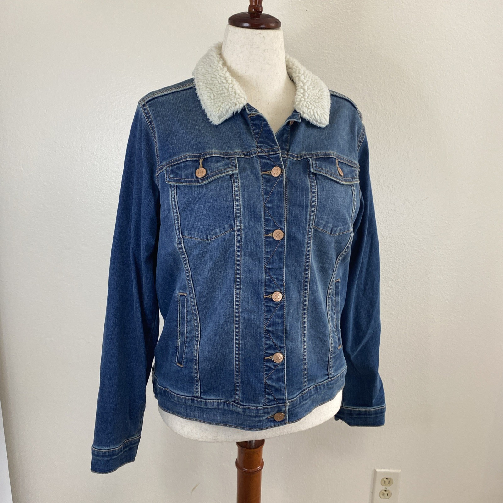 Sonoma Stretch Denim Trucker Jacket Sherpa Collar. Large
