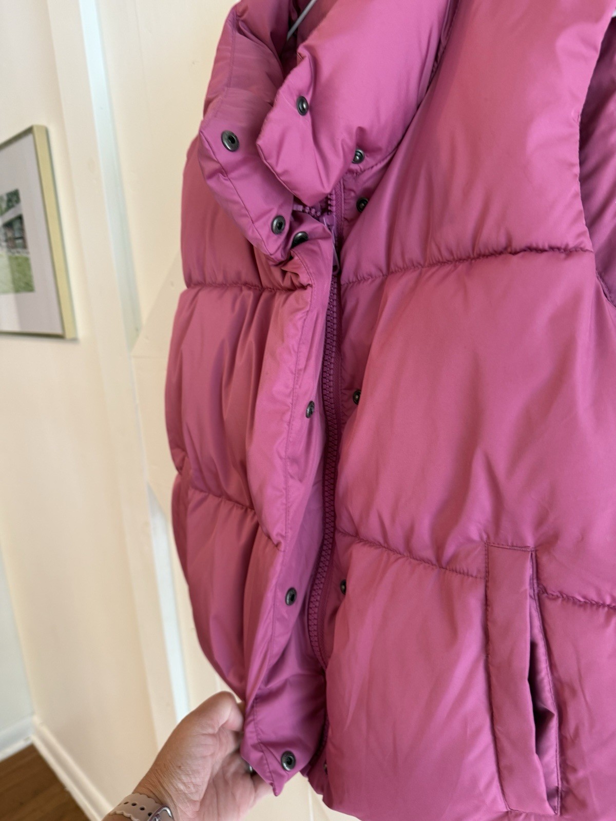 Old Navy Puffer Vest Women’s Small Msuve Berry Pink Zip Snap Sleeveless Jacket