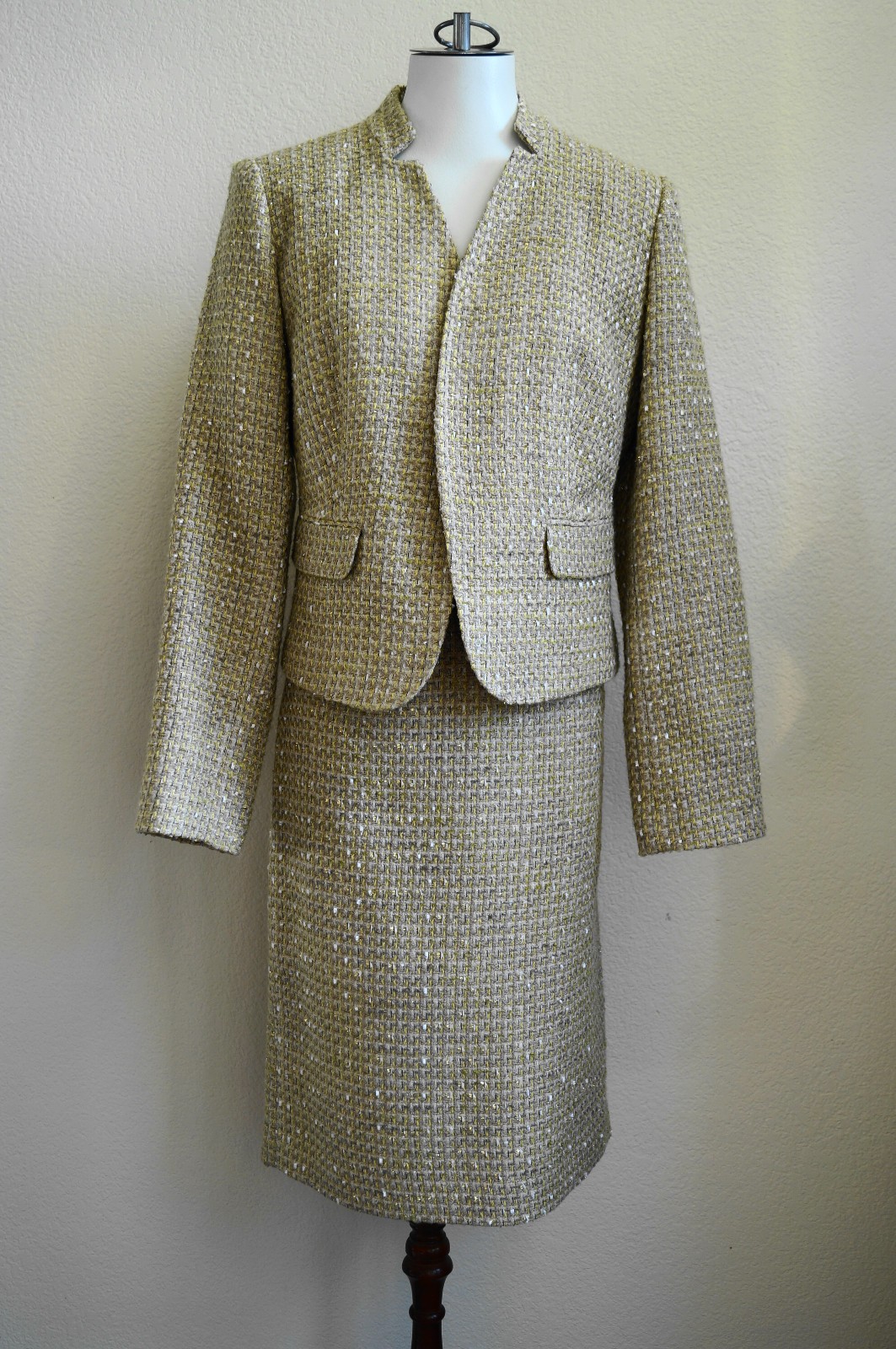Calvin Klein Skirt Suit Size 8P Two Piece Set Boucle Cotton Blend Pockets