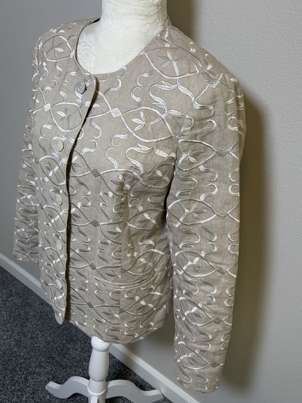 Orvis 100% Linen Embroidered Blazer Jacket~ M ~Beige Lined Buttons Country Club