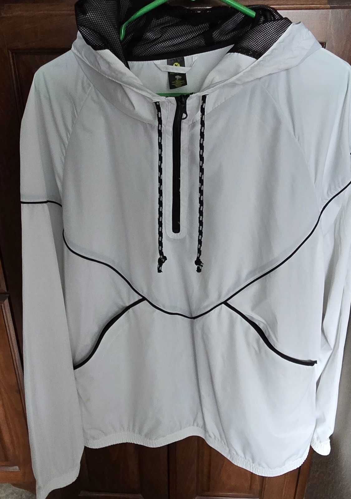 EUC – XERSION XL Pullover White/Black Trim Jacket with Hood 100% Polyester