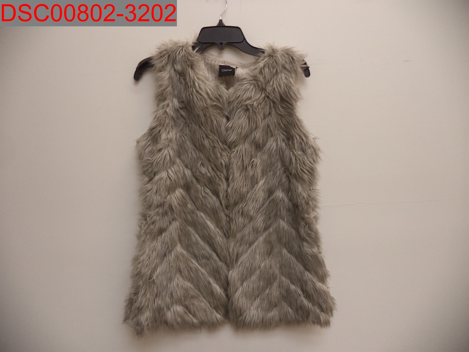 NWOT – Cliche Women’s Grey Faux Fur Knit Boho Oversized Vest, Size XS