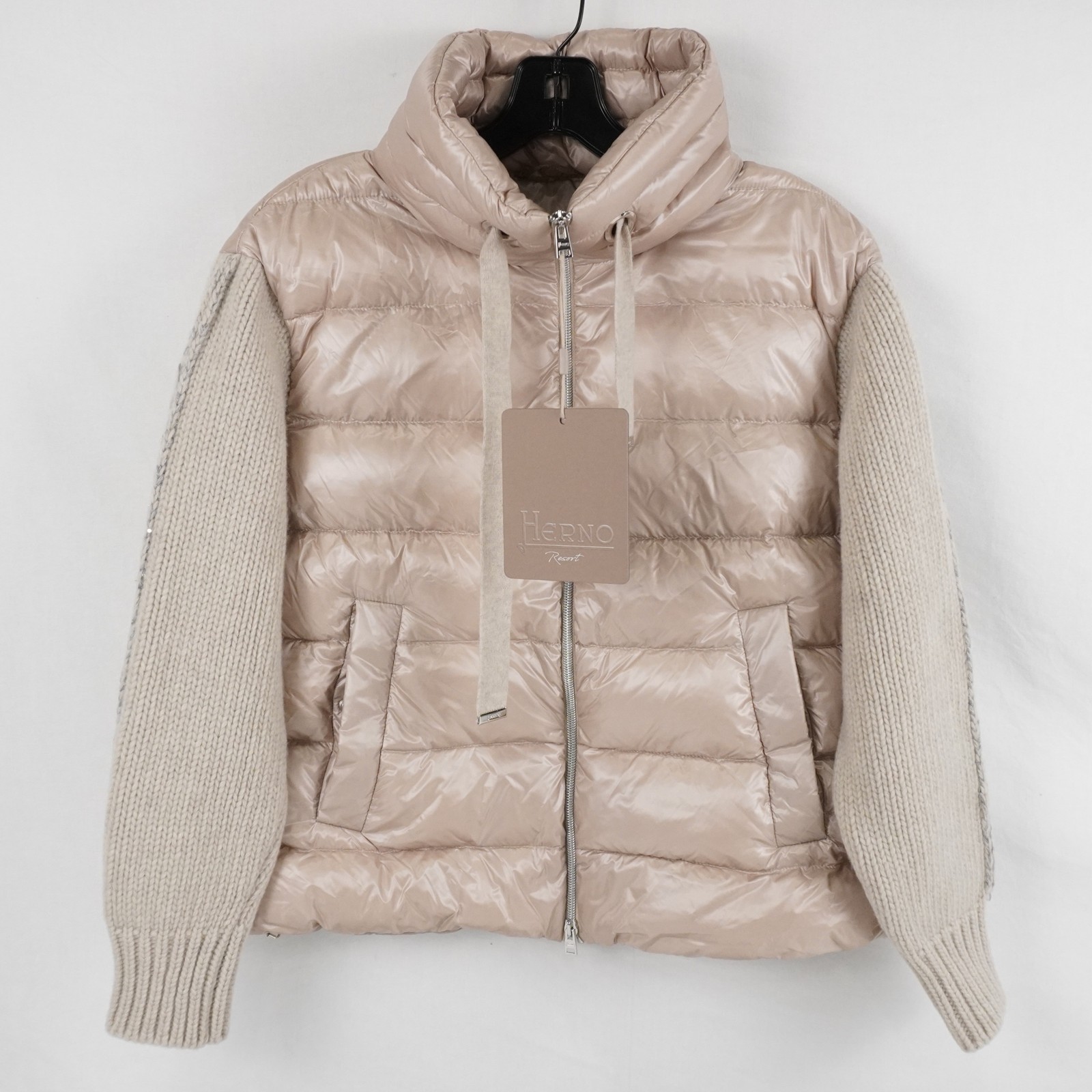 Herno Ultralight Nylon & Knitted Resort Down Jacket In Chantilly – Women’s IT 40