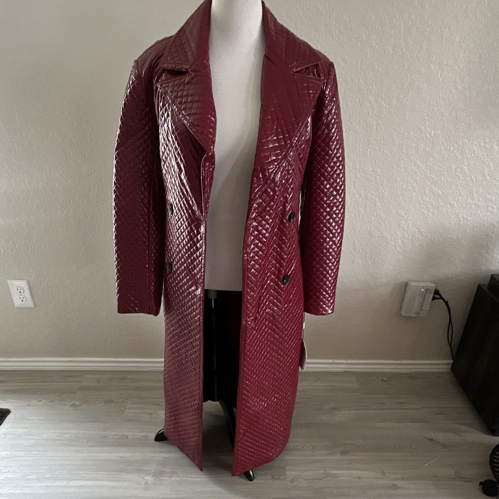 Avec Les Filles Women’s Red Quilted Belted Collared Long Trench Coat, L