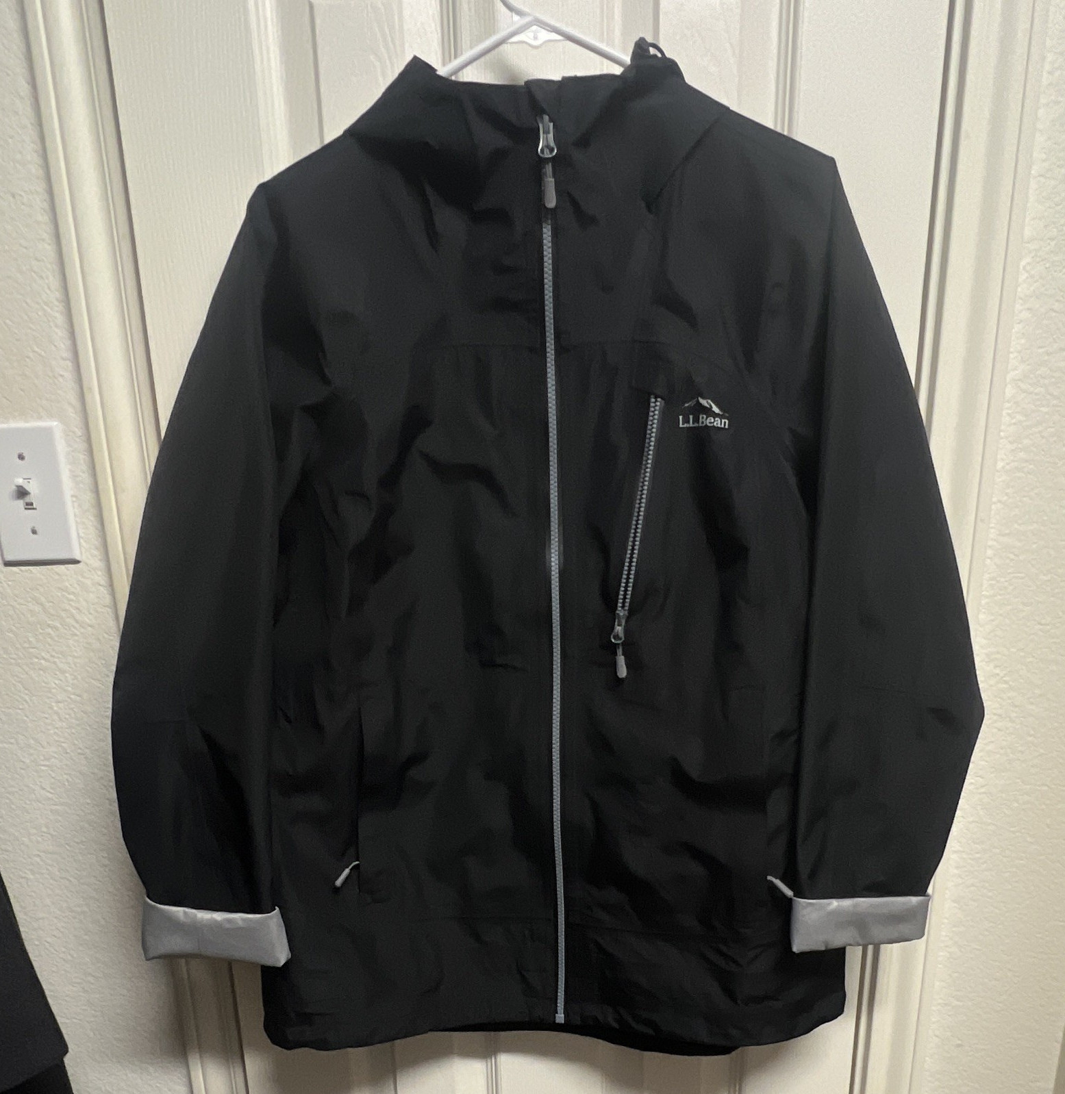 L.L.Bean Women’s Black Hooded Full Zip Jacket M Regular Short Outdoor Logo