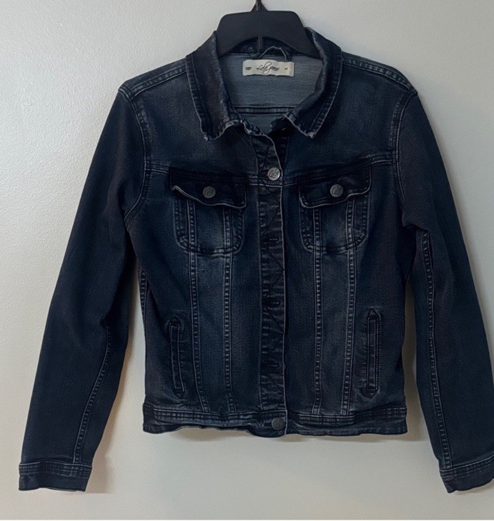 Women’s Lola Jeans Gabriela Jean Jacket Size M Dark Wash Indigo