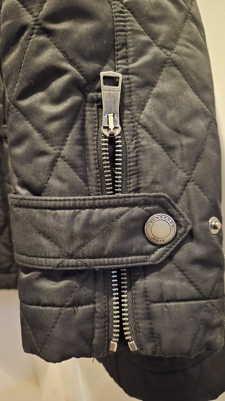 Burberry Brit Women’s Black Hooded Quilted Jacket, Check Lined, XS