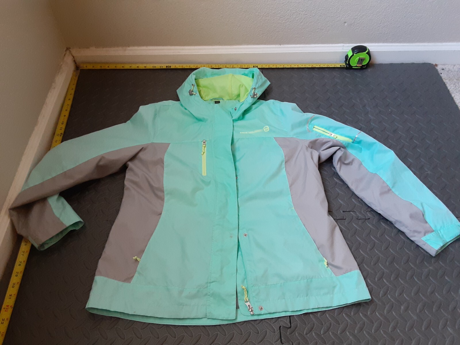 Free Country Full Zip Hooded Green Colored Windbreaker Women’s Size Large #S165