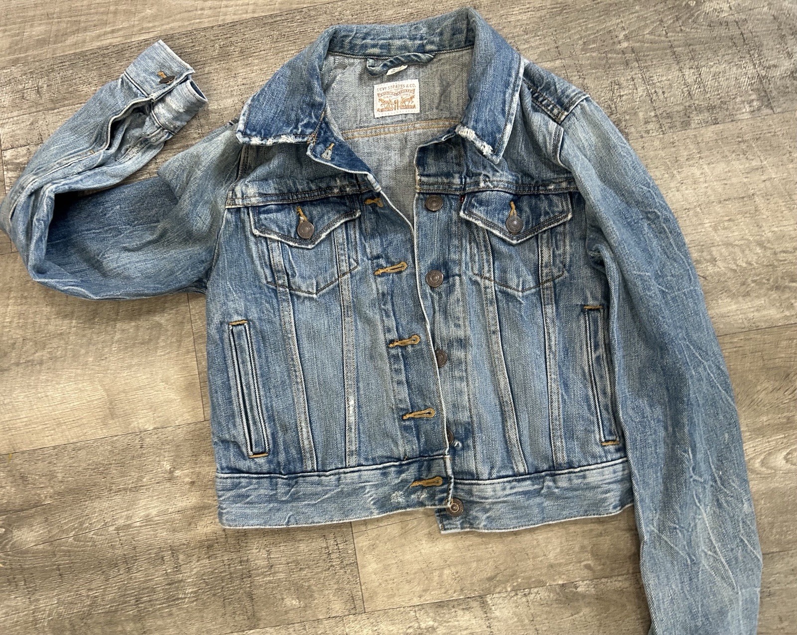 Levi’s Classic Trucker Jacket Women’s Small S Medium Wash