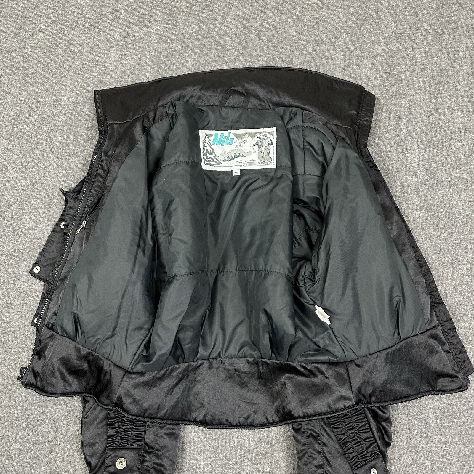 Vintage 1980’s NILS Women’s Batwing Ski Jacket Size 10 Black Nylon Made In USA