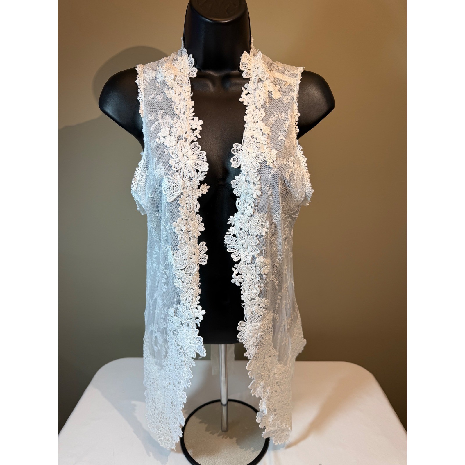 White Floral Lace Open Front Vest Sleeveless Sheer Mesh Tie Back Layering Y2K