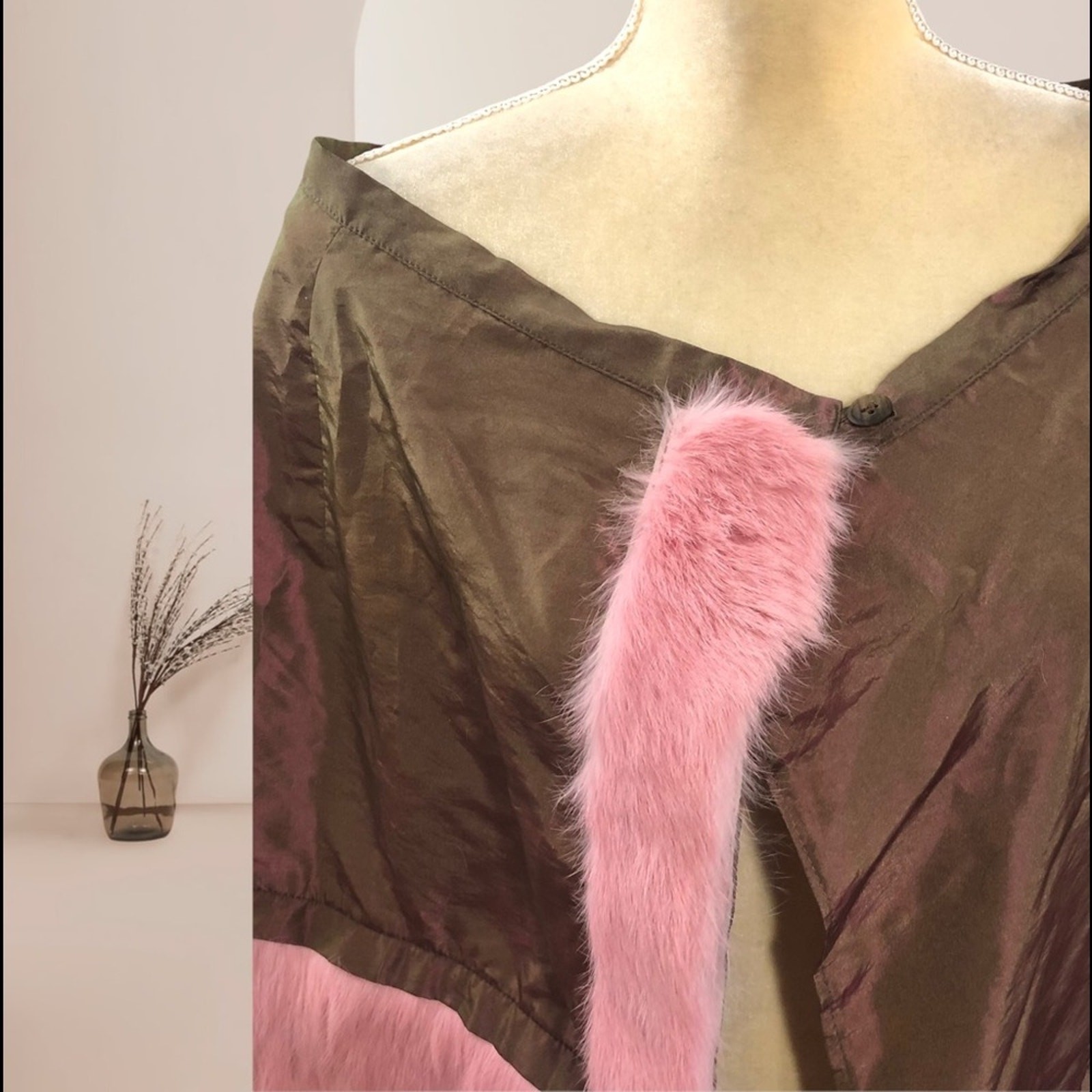 Amaya Arzuaga Pink Faux Fur Glam Trim Shawl Cape Made in Spain Size 42