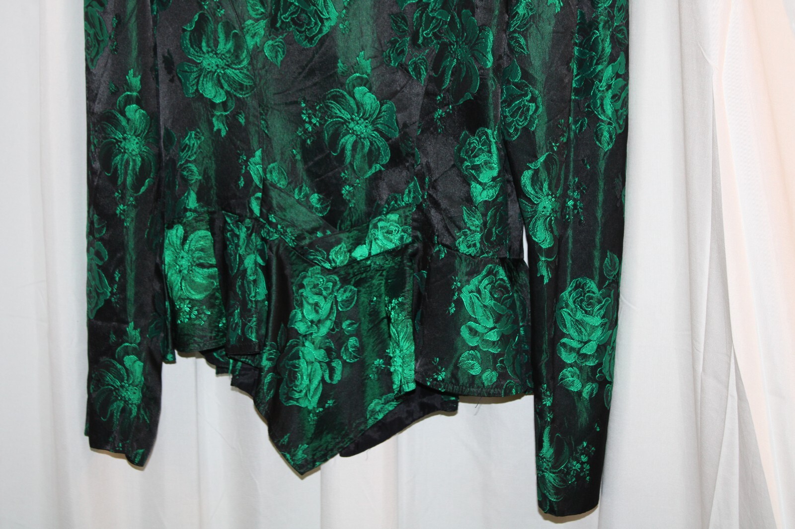 (EM) Black & Green Button Front Long Sleeve Fashion Jacket w/Ruffle Hem – Size M