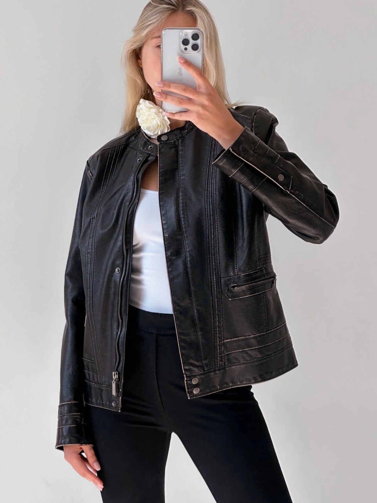 Vintage Modern Black Leather Jacket Women’s Biker Style Minimalist Street Outfit