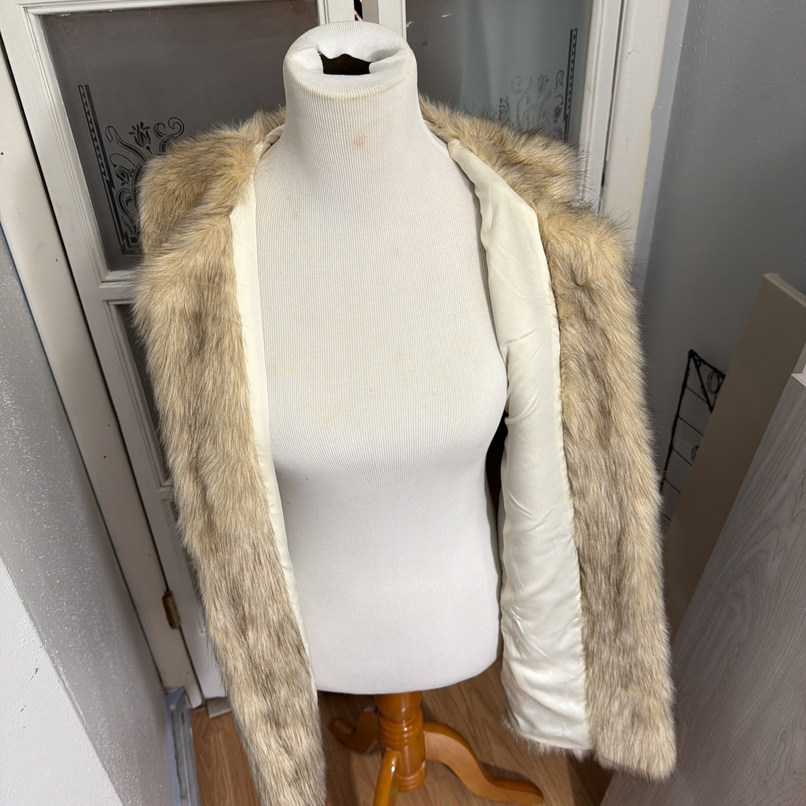 Universal Thread Faux Fur Sherpa Vest – Ivory/Cream, OSFM, Cozy Open Front