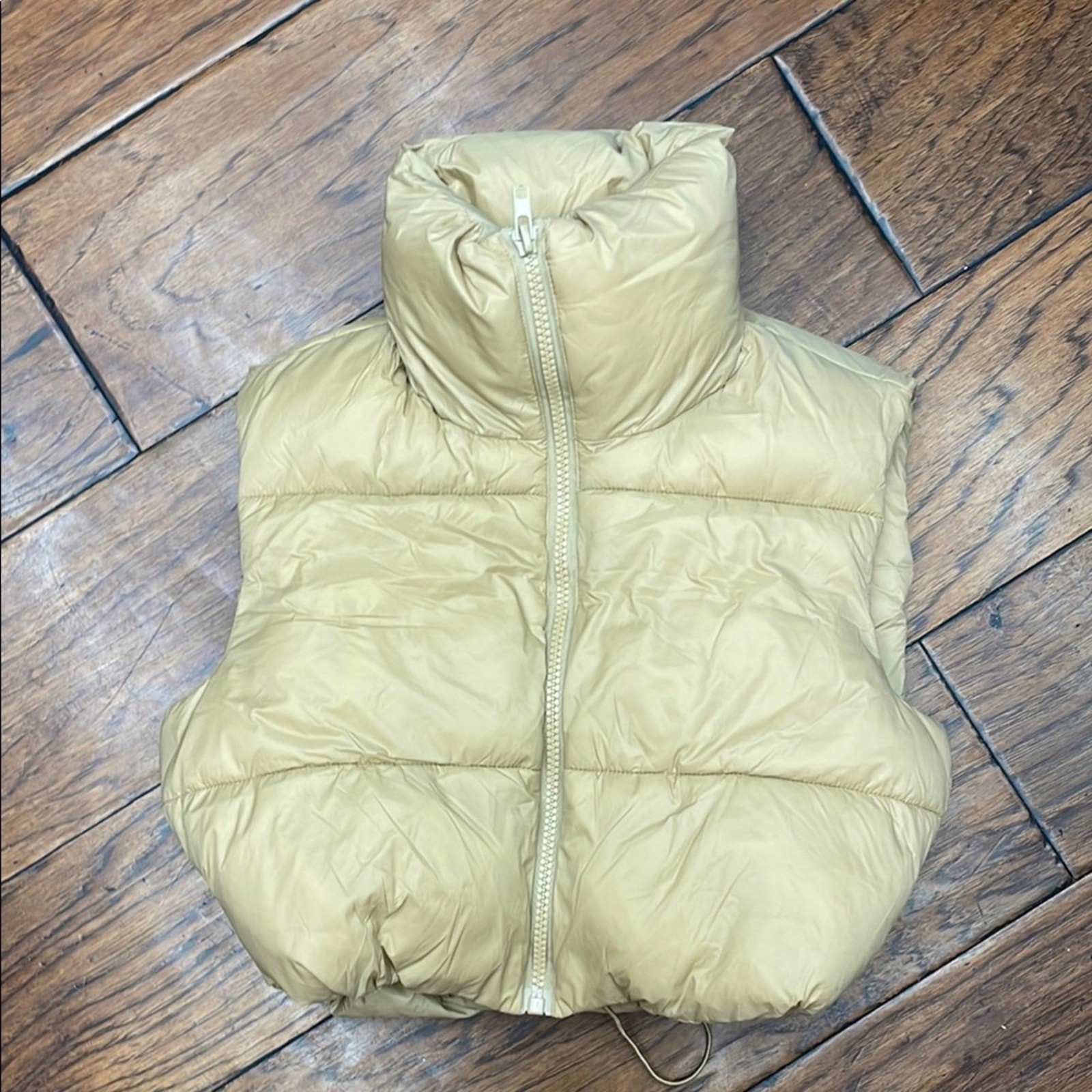 Shein women’s extra puffy puffer jacket zip up vest