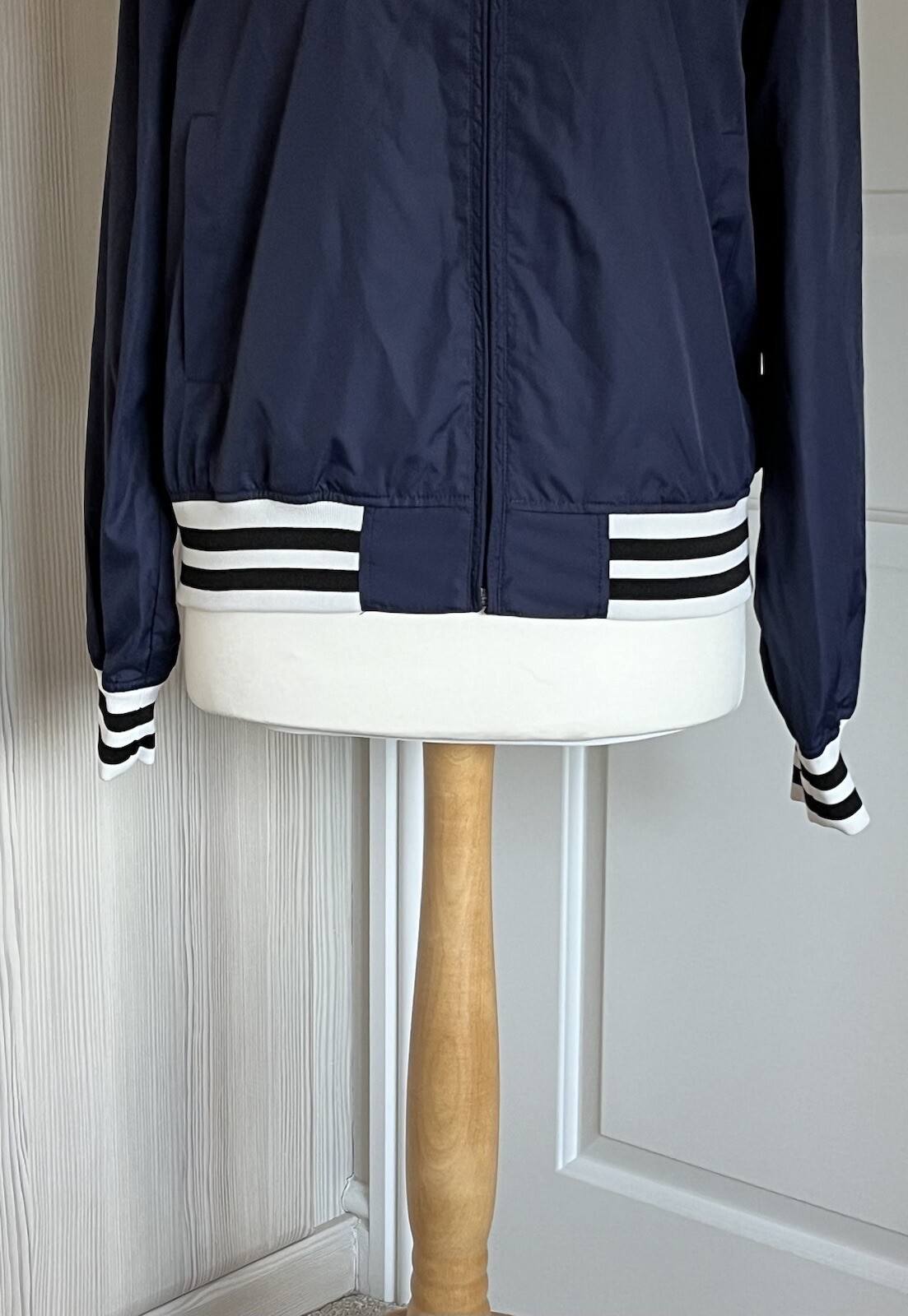 Brixton Utopia Sport Bomber Jacket Size M Navy Trendy Street Fashion Stylish