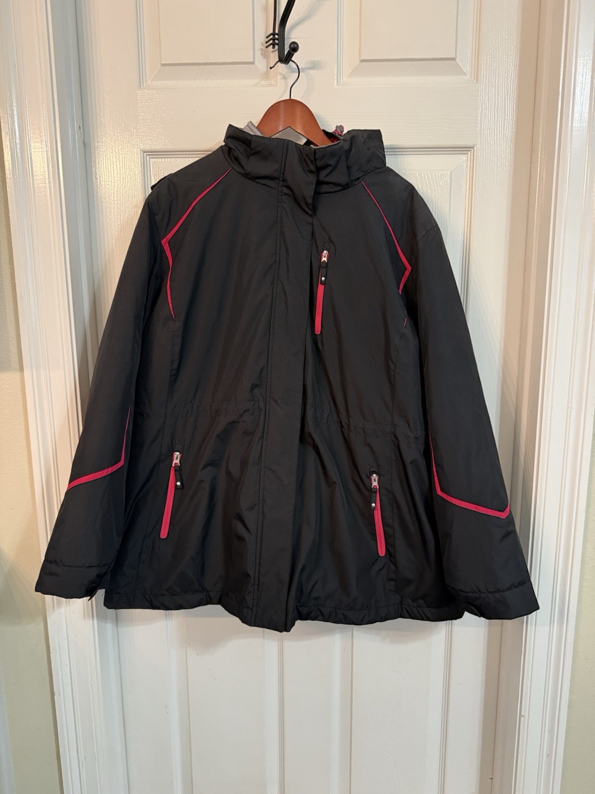 Below Zero by Rothschild women’s hooded winter coat skiing 3X red black lined
