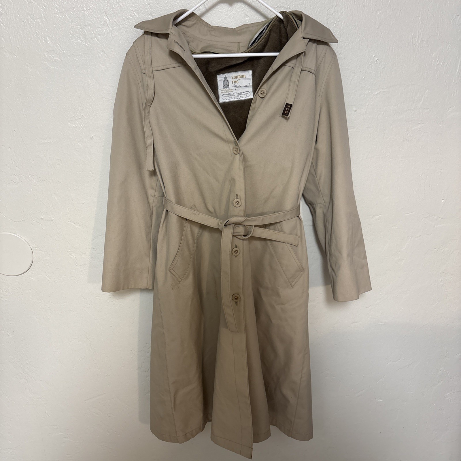 LONDON FOG VTG Maincoats Tan Long Trench Coat Zip out Lining Hood 10 Regular