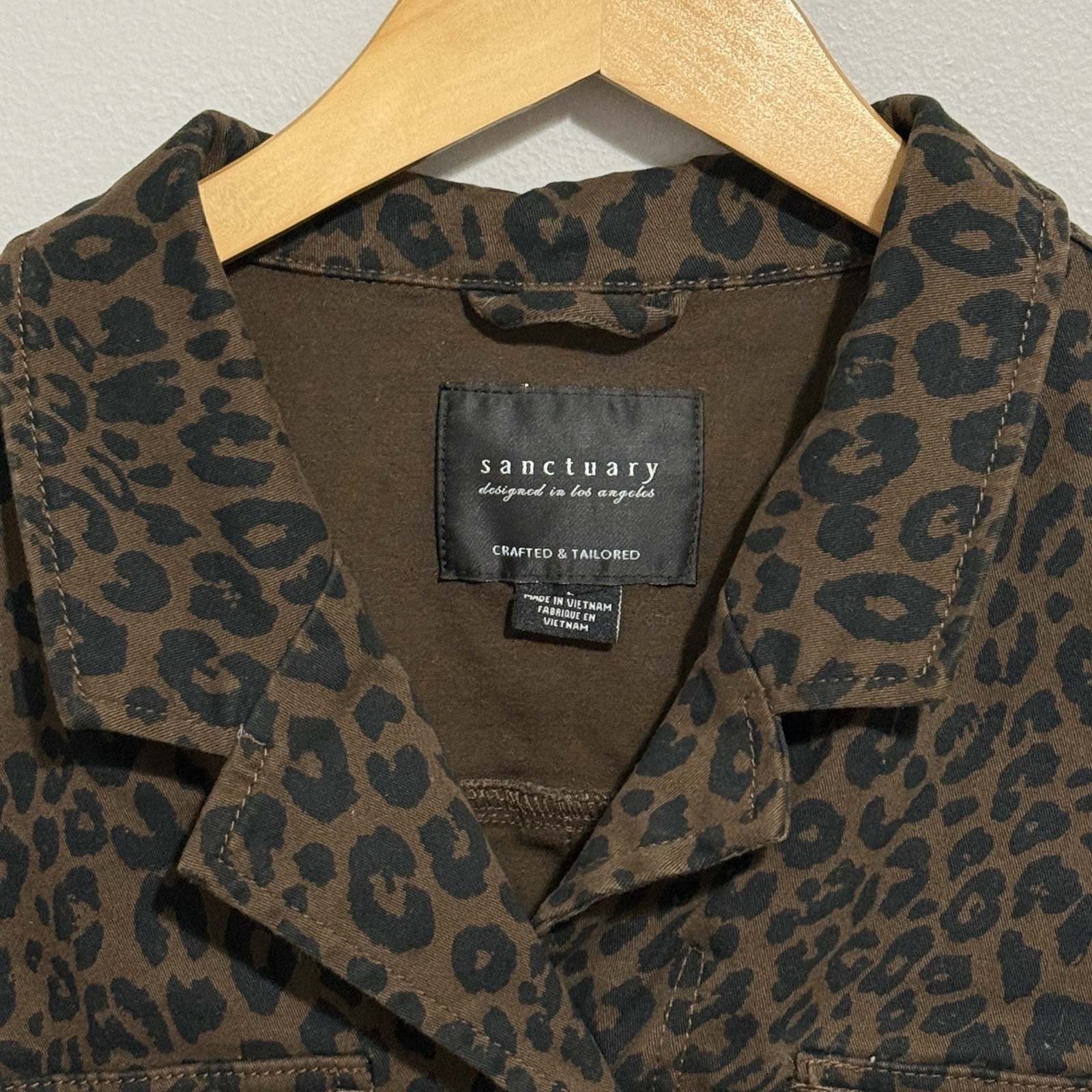 Sanctuary Leopard Print Short Jacket Large Button Front Pockets Crafted Tailored