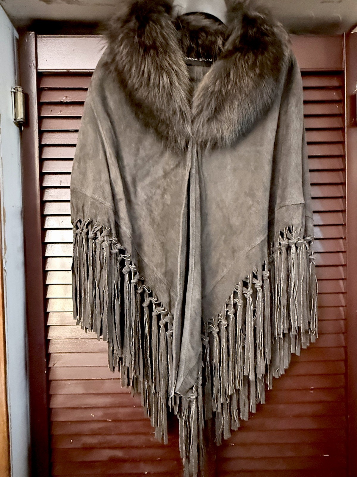 Dana Stein $325 NWT Suede & Raccoon Fur Fringe Cape O/S Charcoal RARE FIND
