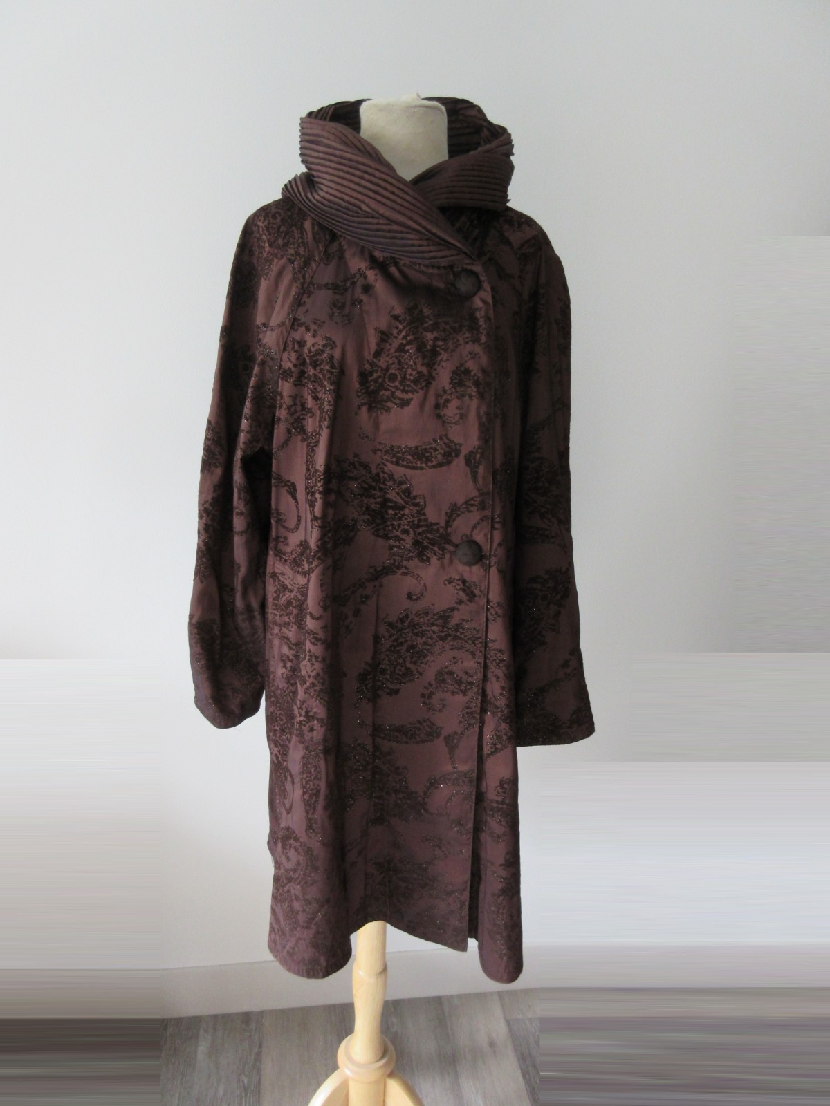 MYCRA PAC donatella dark brown embossed pattern reversible raincoat 1 SM