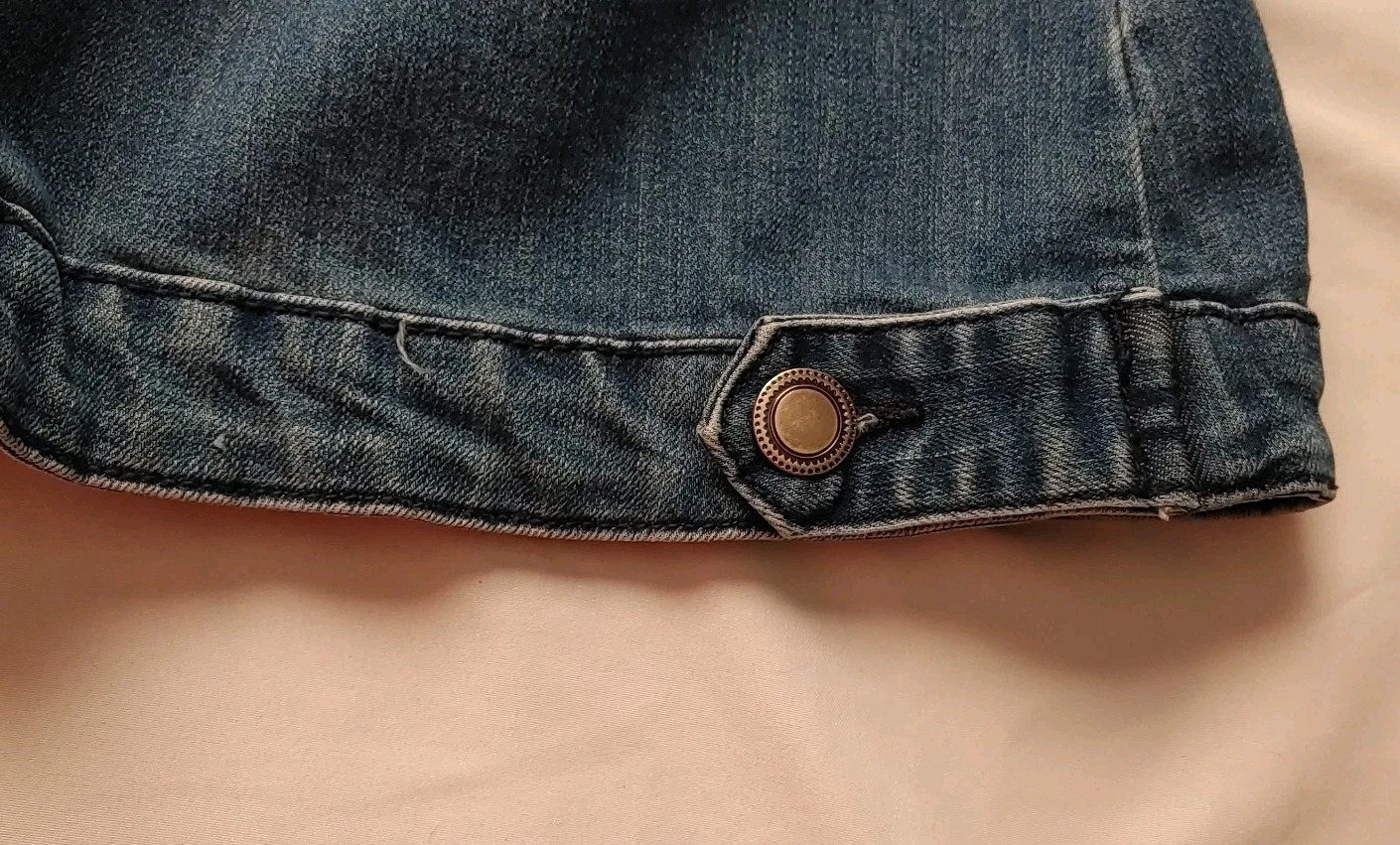Avenue Denim Jacket Medium Blue Wash Embroidered Button Up Size 22/24