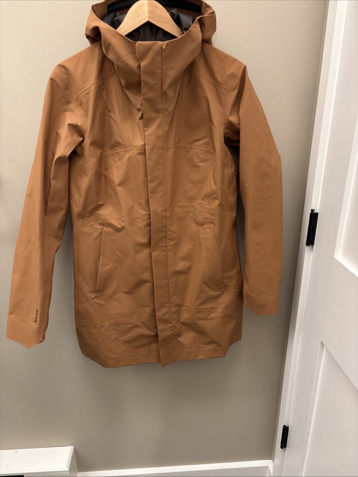 Arc’teryx Women’s Large Codetta Coat Hooded Gore-Tex Caramel Color