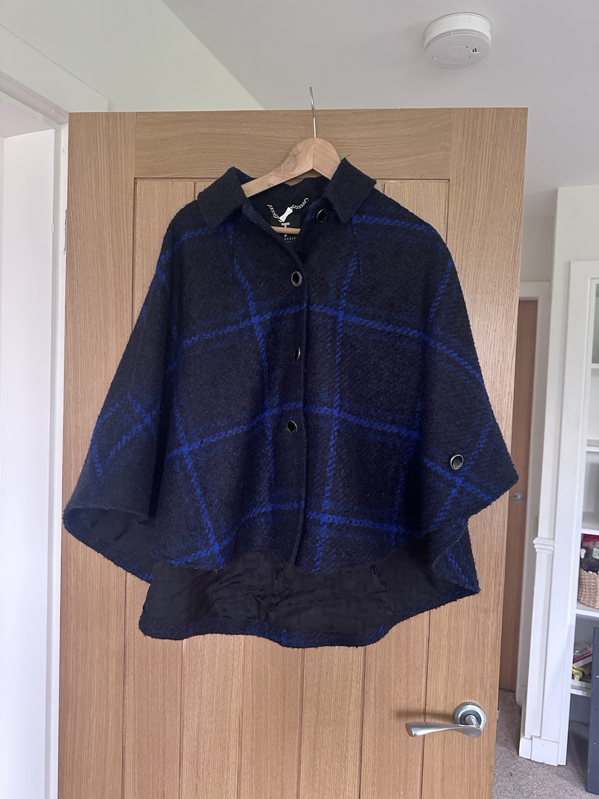 Ted Baker Women’s Check Wool Button Front Lined Short Cape Coat Navy/Blue S/M